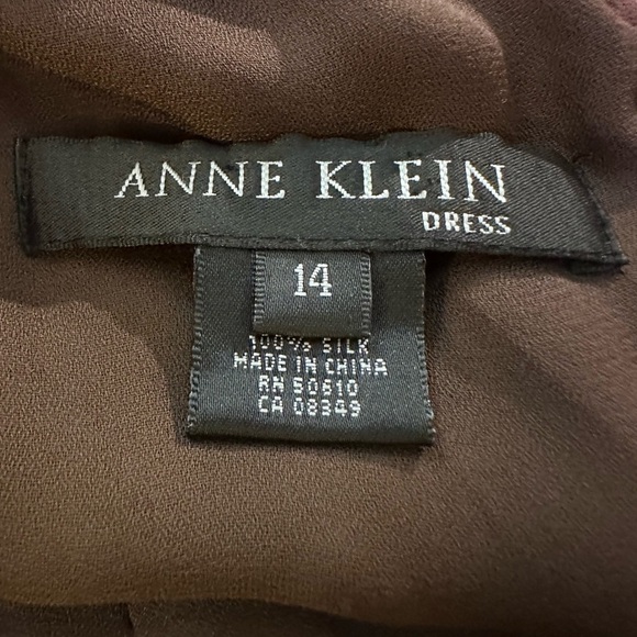 Anne Klein • 100% Silk Pleated Sleeveless Brown to Grey Ombré Midi Dress Sz 14 - Picture 5 of 8